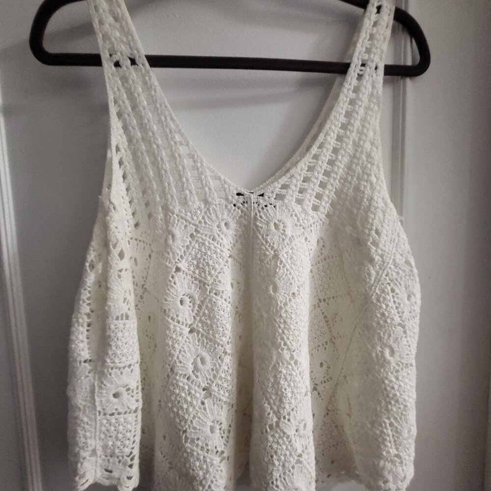 QED London White Crochet Knit Boho Tank Top - Size Medium